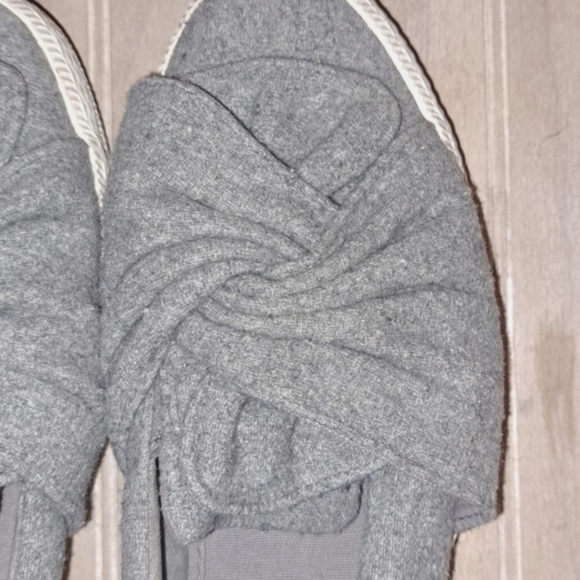 Sugar Girl Cute Bow Knot Detailing Causal Slip on Grey Sneakers - Picture 5 of 7